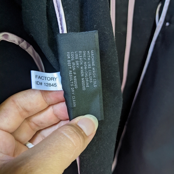 Express woman's nylon belted french coat, looks NWOT - Picture 12 of 12